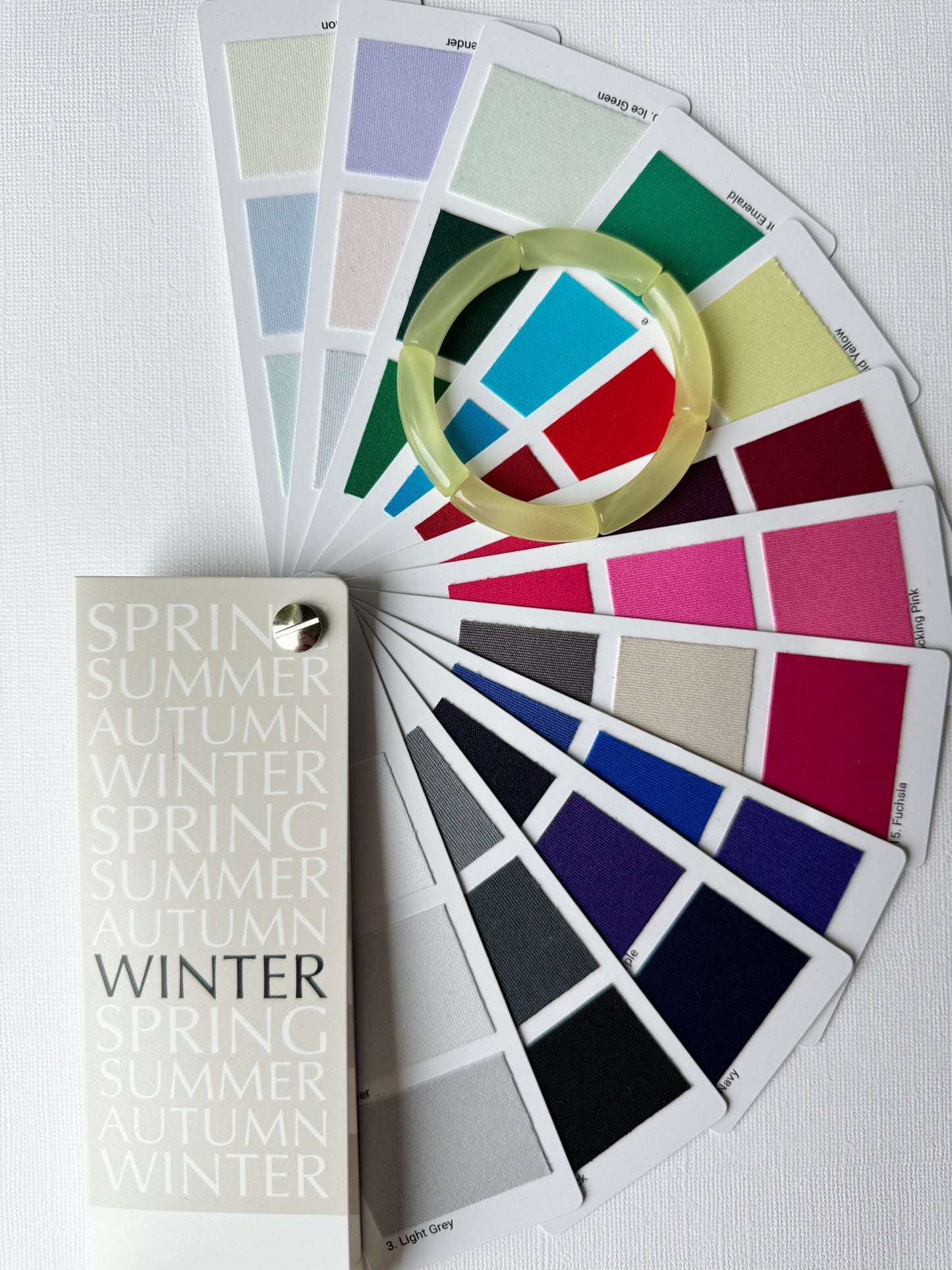 Luminous Acid Yellow Luna | Winter
